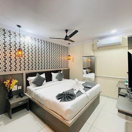 Hotel Blue Petals Shamshabad Exterior foto